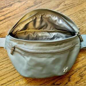 Lululemon City Adventurer Belt Bag 2.5L - GREY